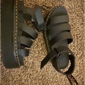 BLAIRE HYDRO LEATHER PLATFORM STRAP SANDALS DR MARTENS